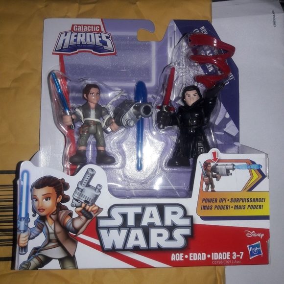 Star Wars Rey & Kylo Ren - Picture 6 of 8